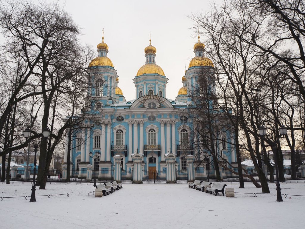 Cathédrale Saint-Nicolas-des-marins en hiver à Saint-Pétersbourg