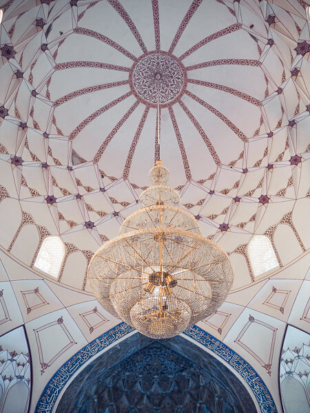 Interieur de la mosquée Bolo-Hauz à Bouhkara