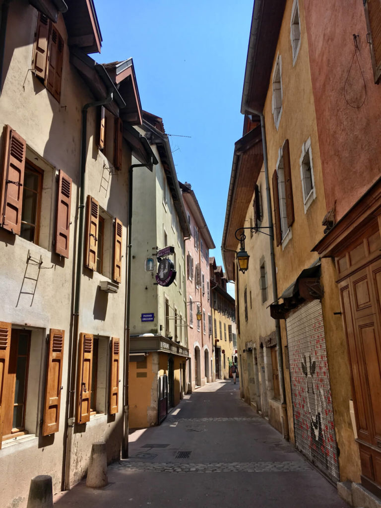 rue de la vieille ville d'Annecy