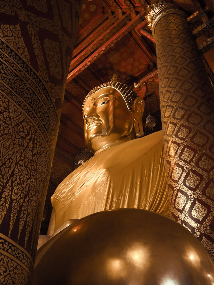 bouddha assis du Wat Phanan Choeng - Royaume d'Ayutthaya