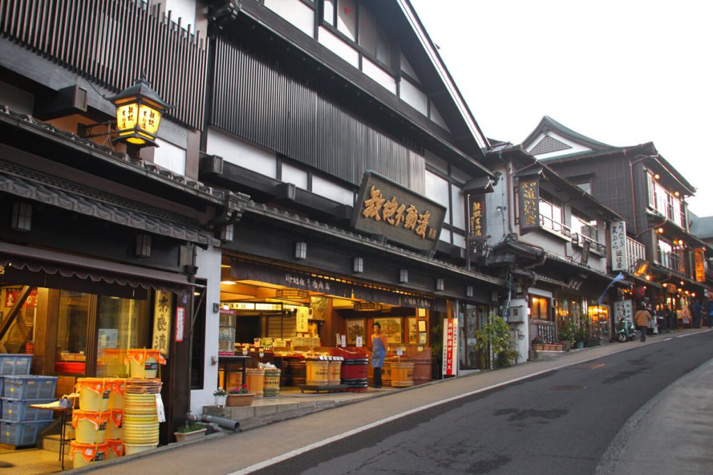 La rue traditionnelle Omotesando de Narita
