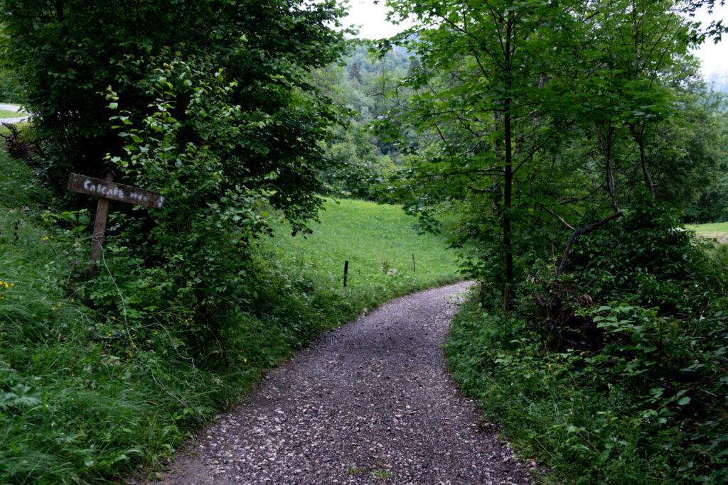 Le départ du sentier de la cascade de Fontany