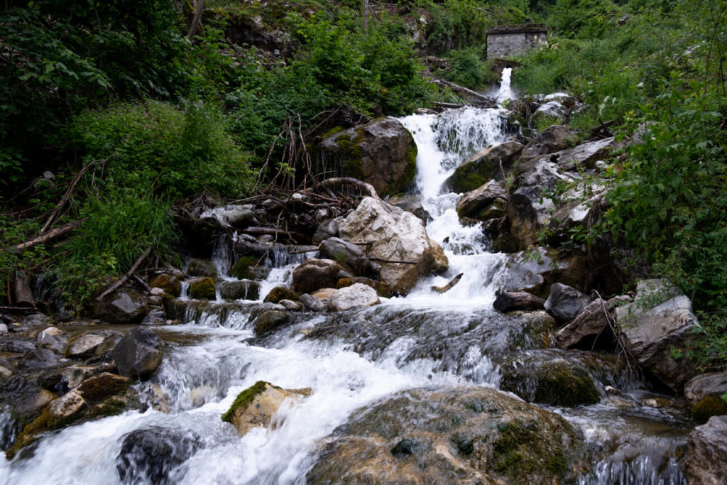 Le haut de la cascade de Fontany