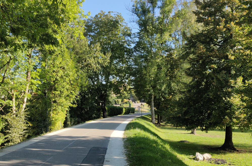 tour du lac d’Annecy à vélo: piste cyclable de Sevrier