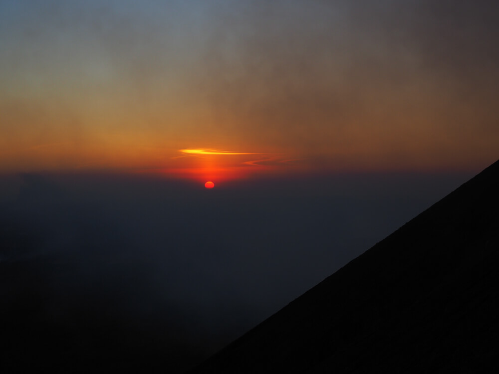 Coucher du soleil sur le volcan Telica