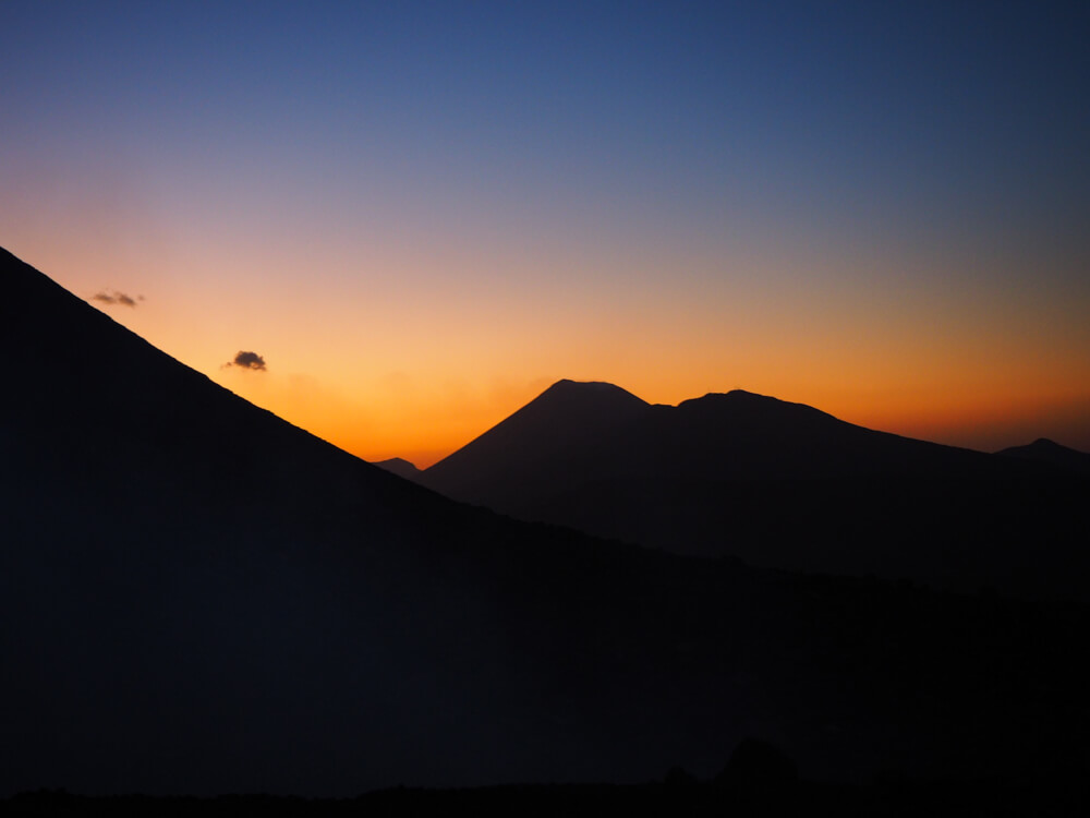 Coucher du soleil sur le volcan Telica
