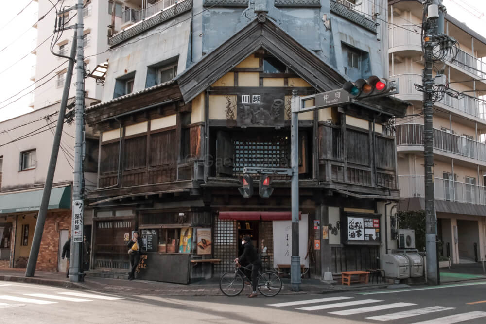 Facade d'une maison entre la gare de Kawagoe et la rue principale Kurazukuri no Machinami